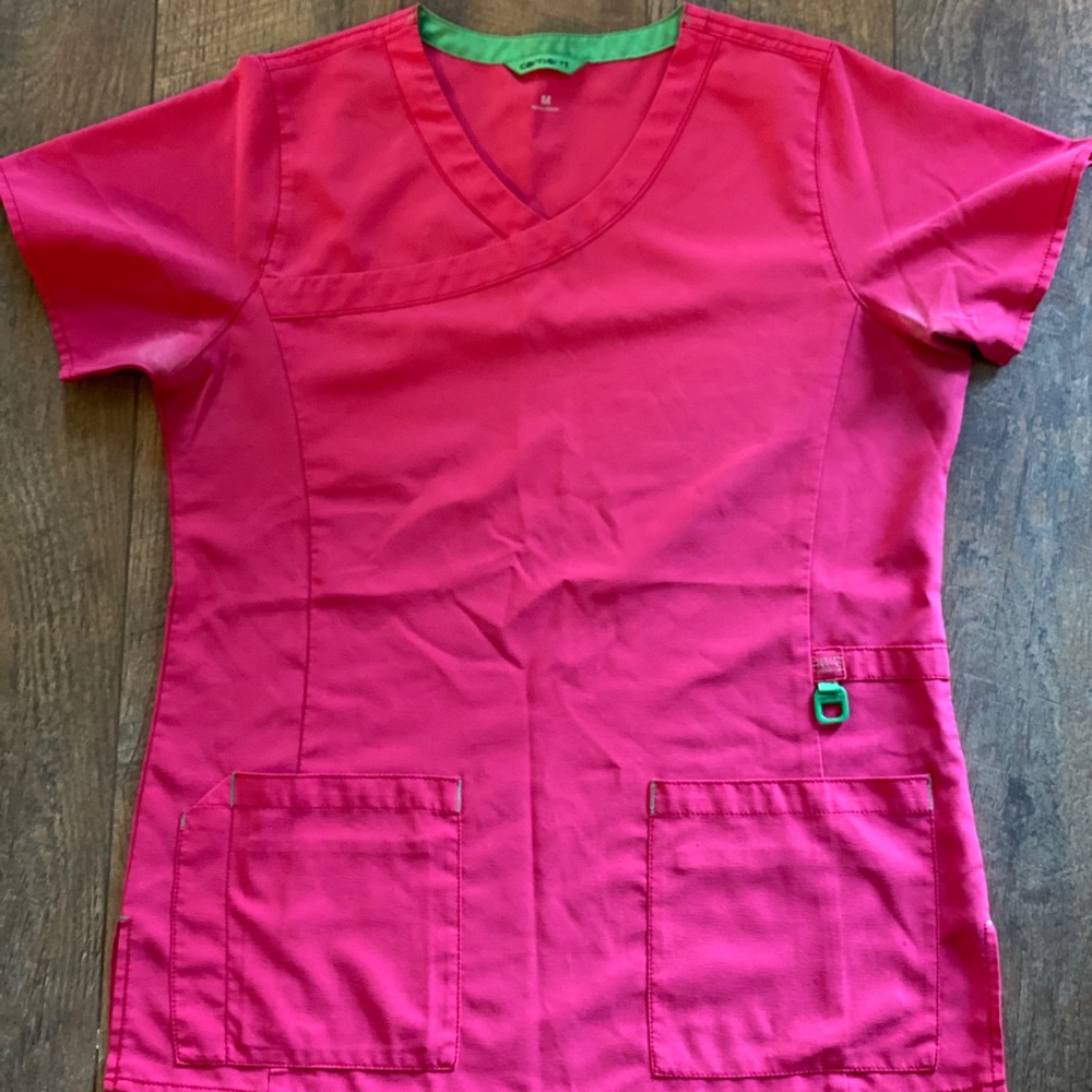 Pink women’s Medium carhartt scrub set